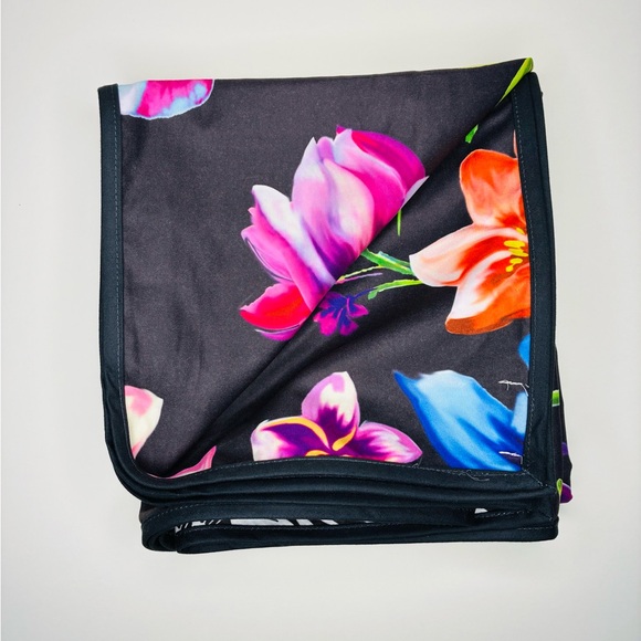 Johnny Was ARUBA ZEBRA BEACH BLANKET - Picture 3 of 5